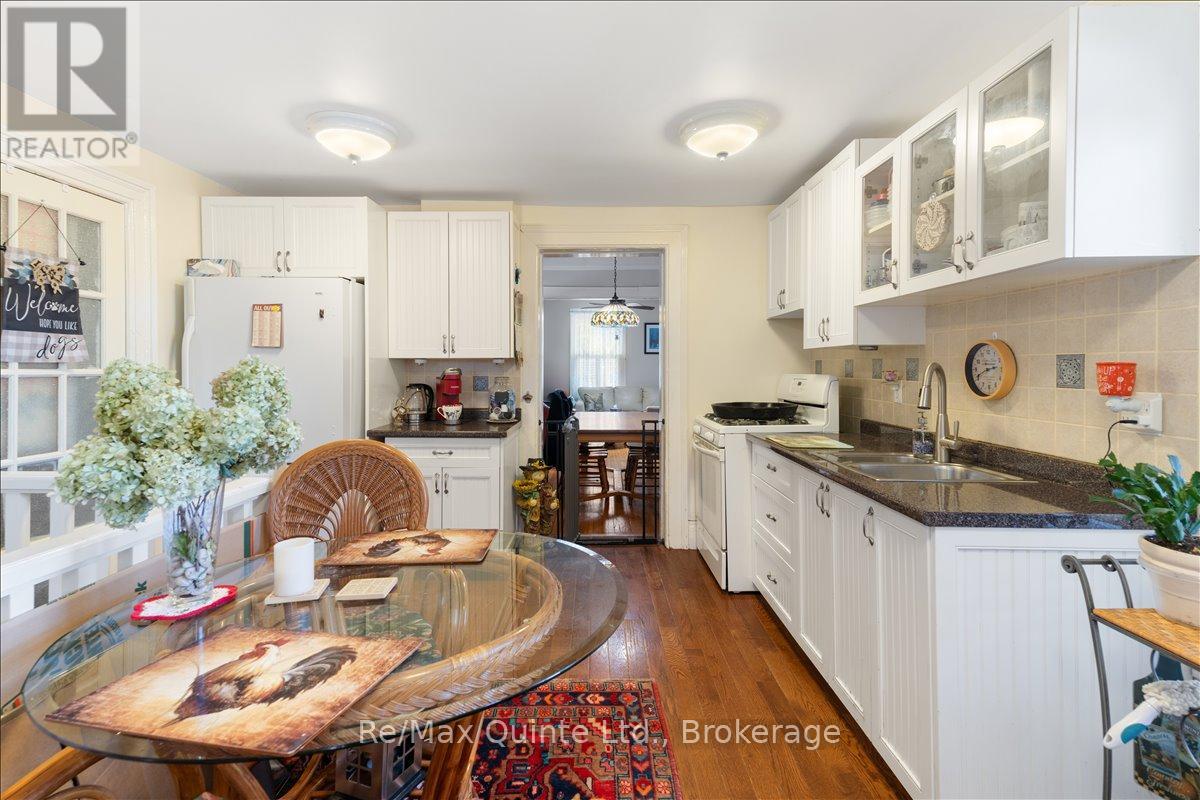 370 MAIN STREET - 16