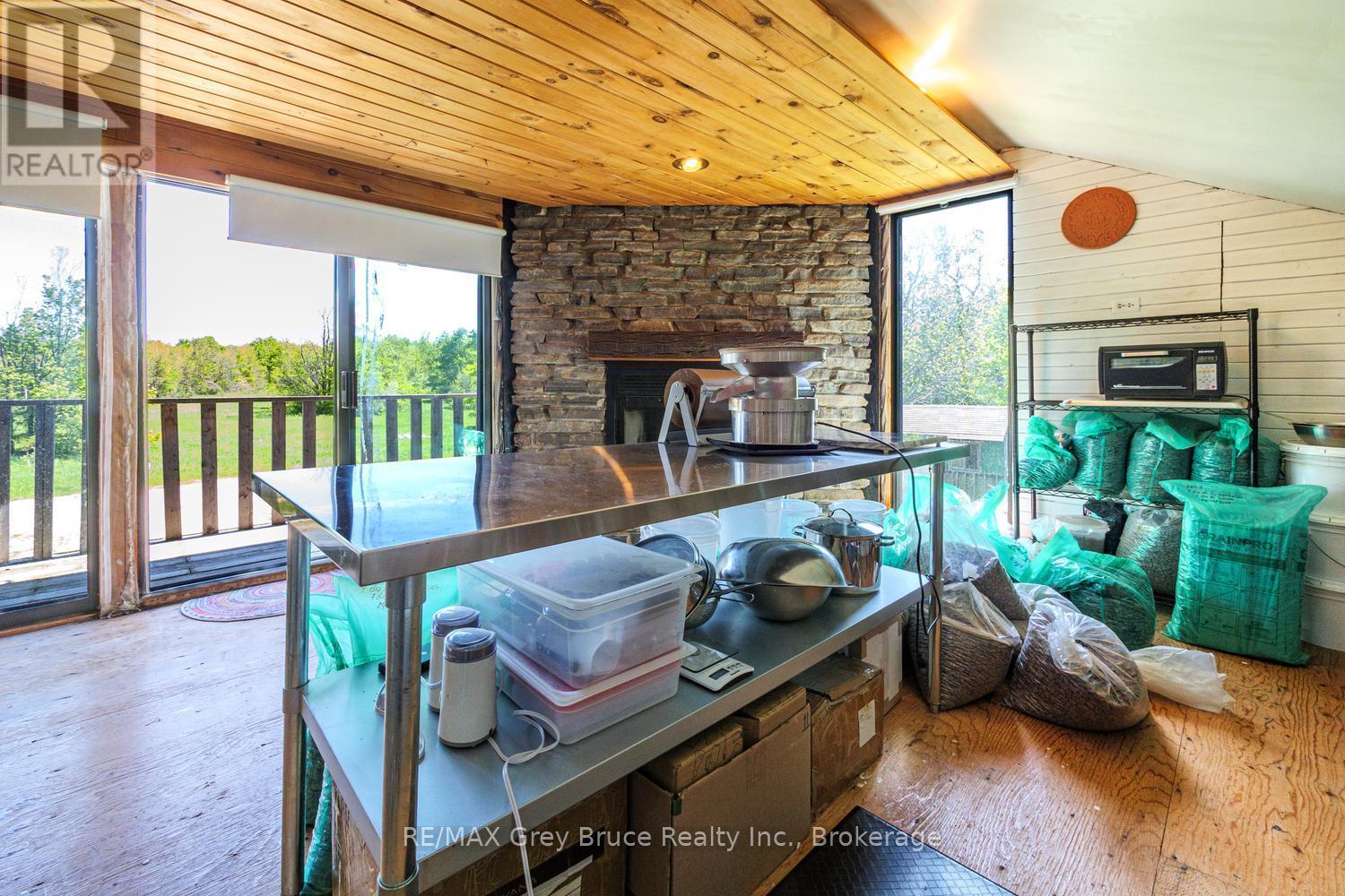 127 CRAWFORD DRIVE - 25