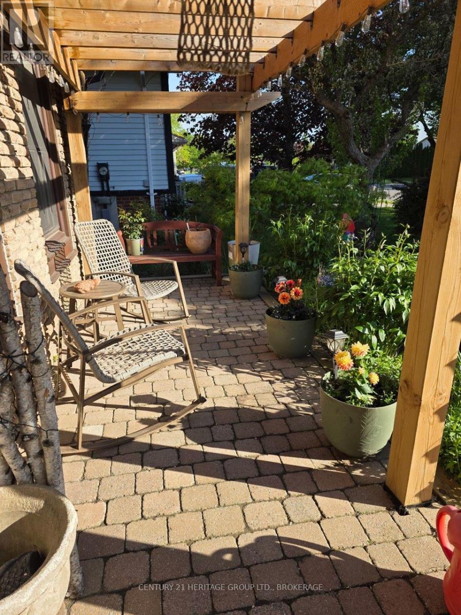 205 KEEWATIN STREET - 49