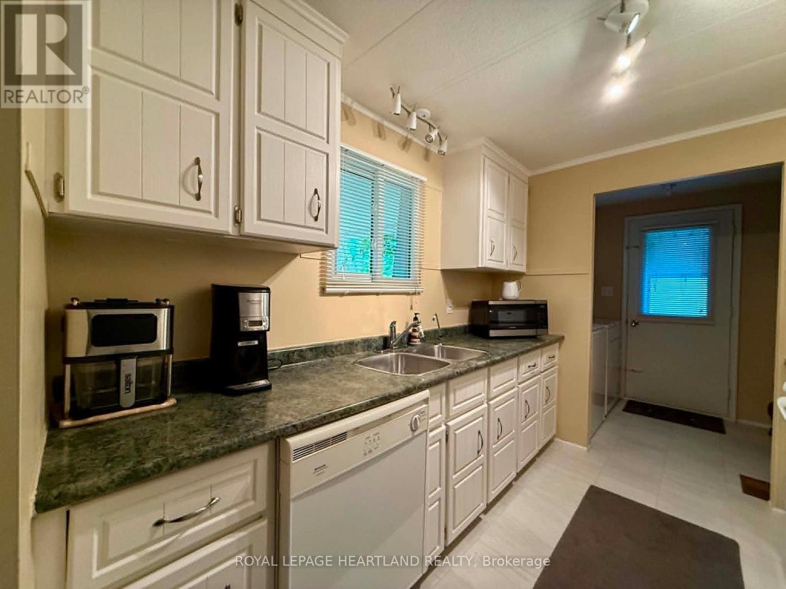 274 MONTEREY PARK - 15