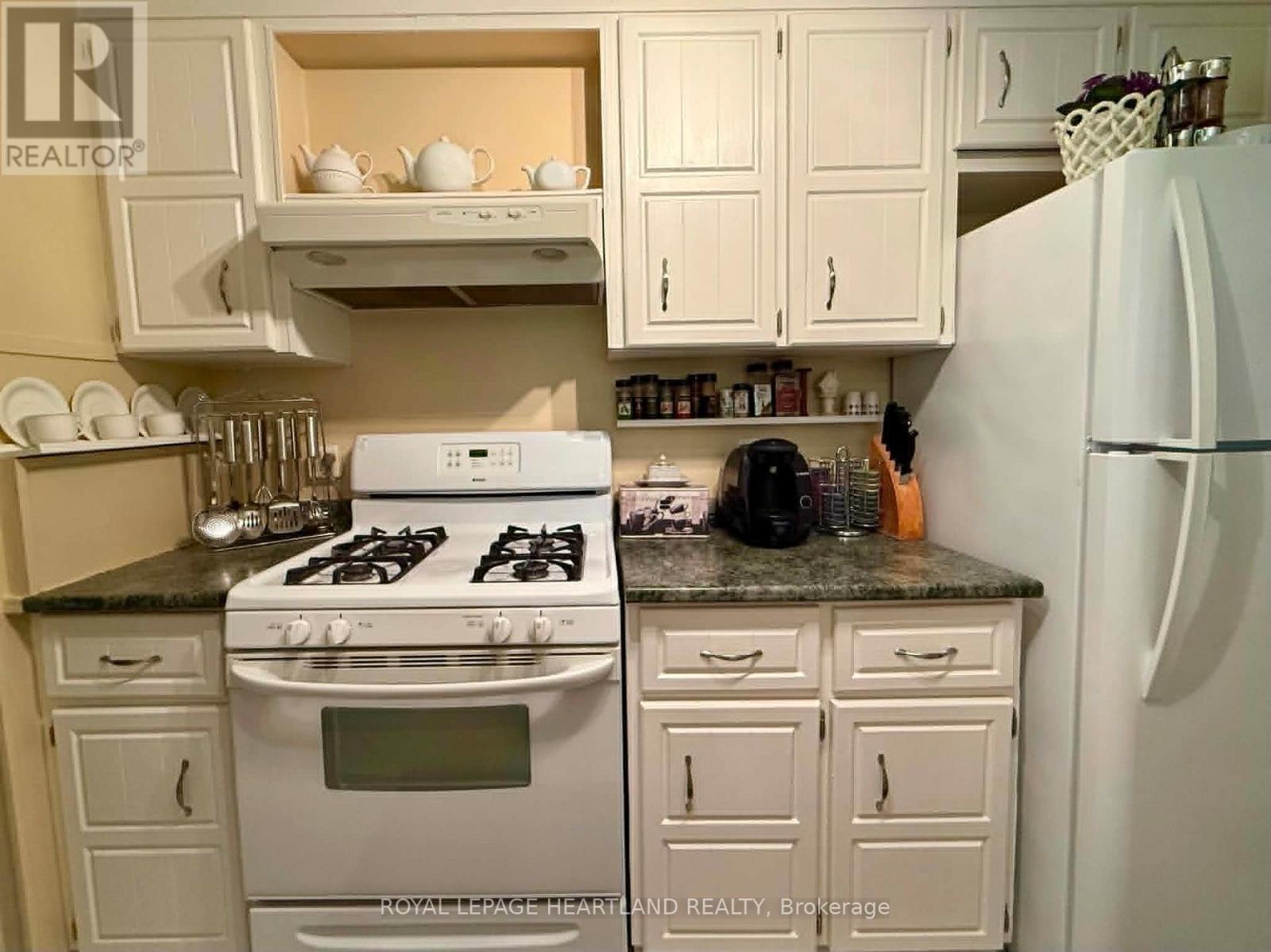 274 MONTEREY PARK - 18
