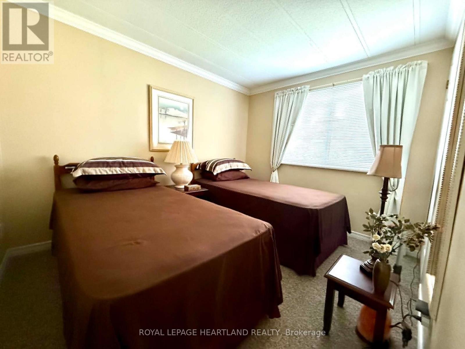 274 MONTEREY PARK - 32