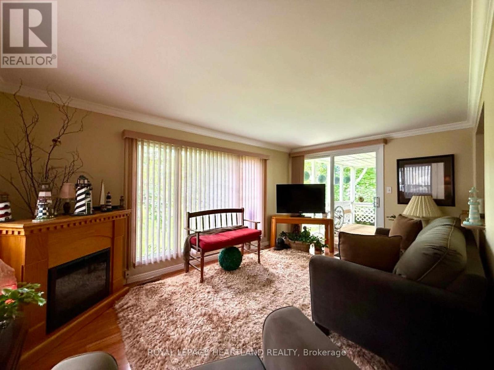 274 MONTEREY PARK - 23