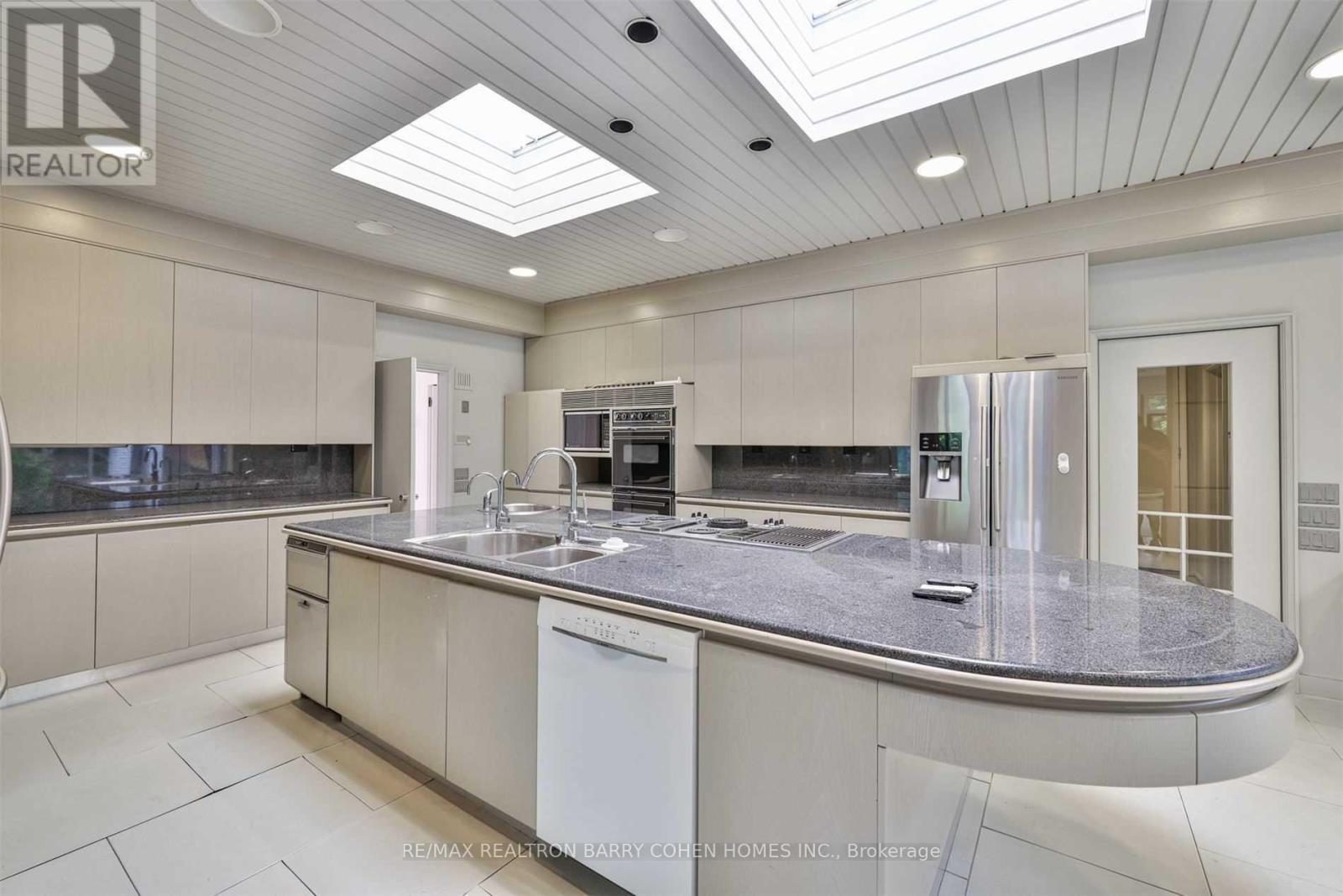 14 PARK LANE CIRCLE - 20