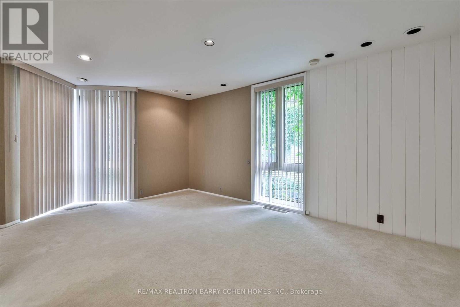 14 PARK LANE CIRCLE - 31
