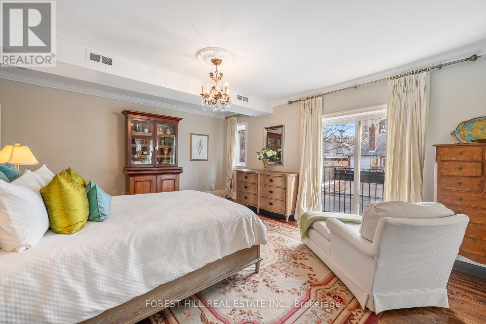 #2 11A CLARENDON AVENUE - 20
