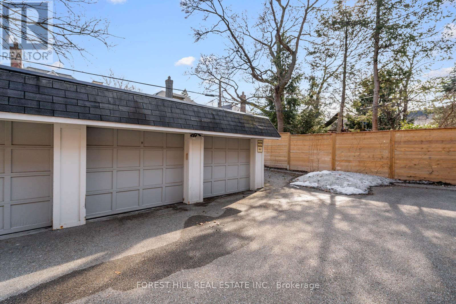 #2 11A CLARENDON AVENUE - 33