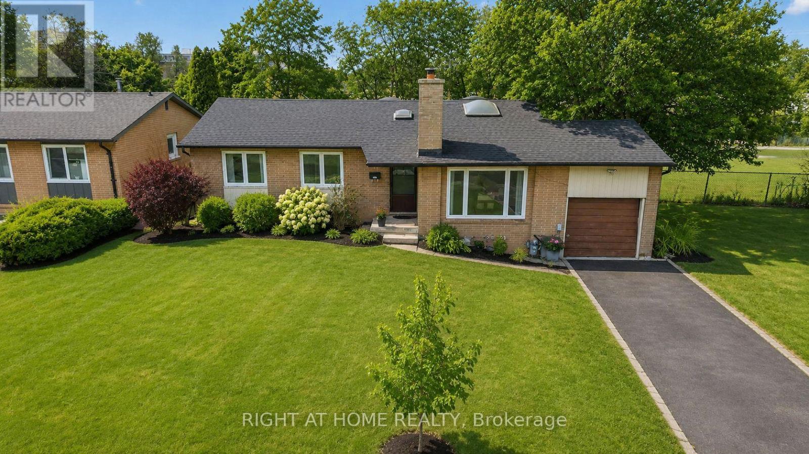 Listing photo of 30 PTARMIGAN CRESCENT