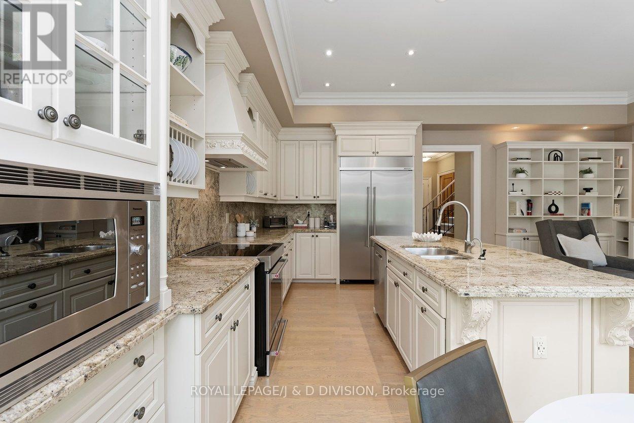 1022 SPADINA ROAD