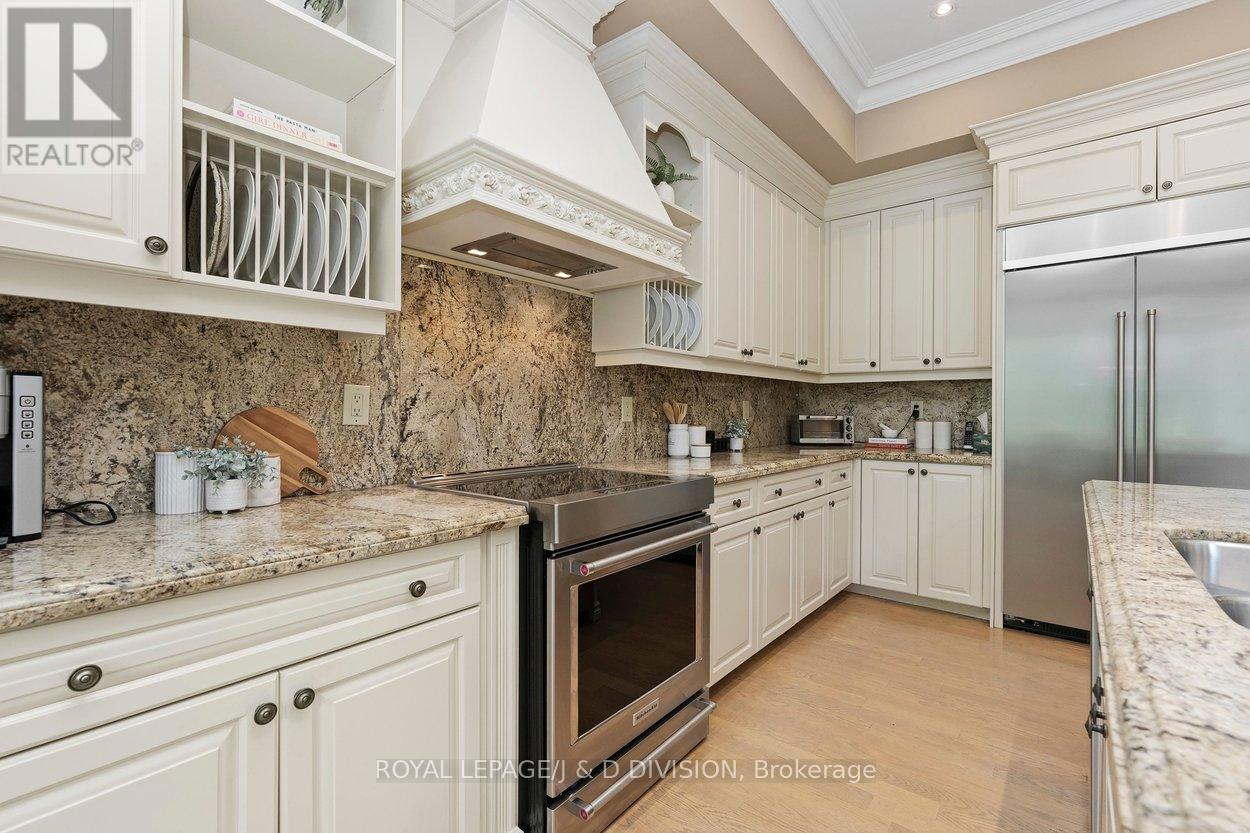 1022 SPADINA ROAD - 17