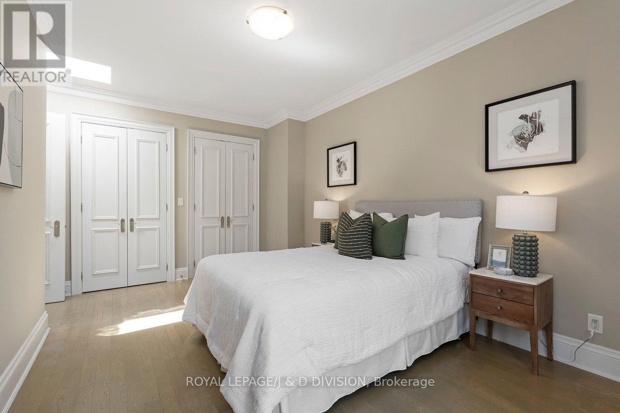 1022 SPADINA ROAD - 32