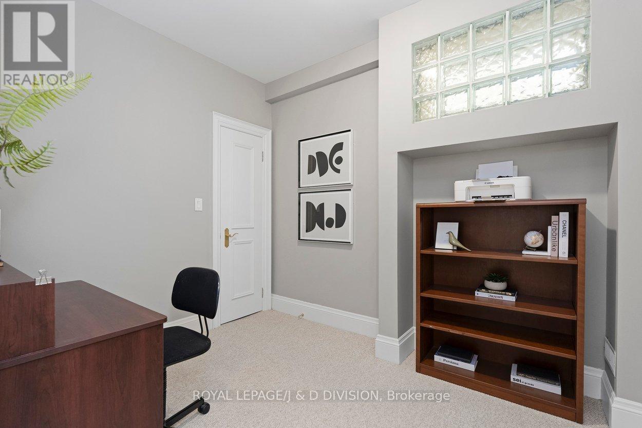 1022 SPADINA ROAD - 36