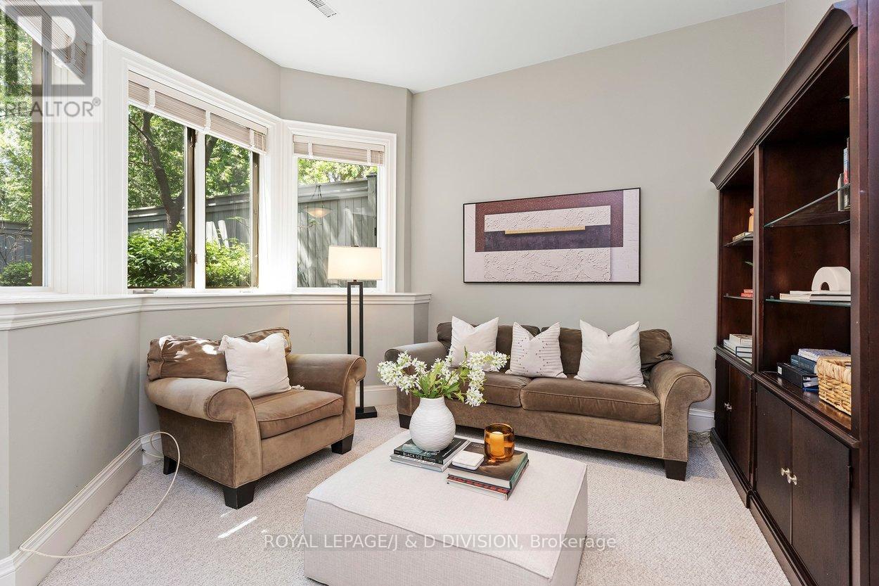 1022 SPADINA ROAD - 40