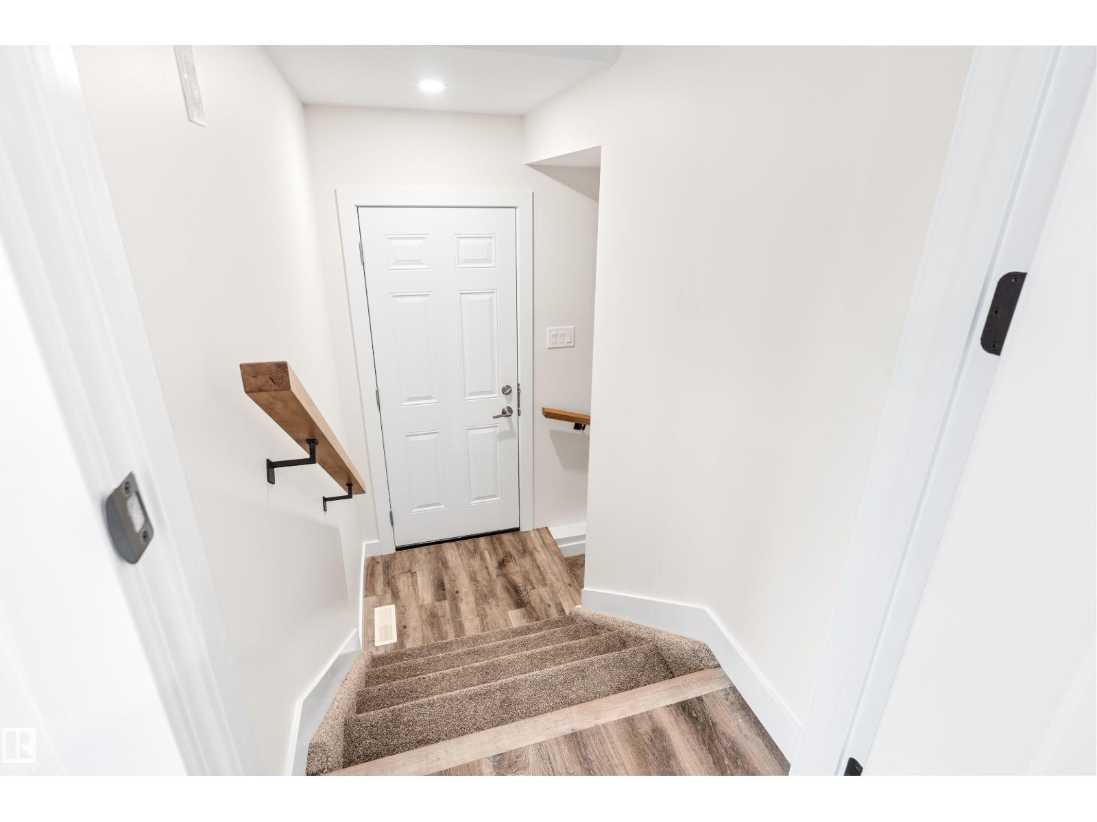 5121 53A AV — photo 33