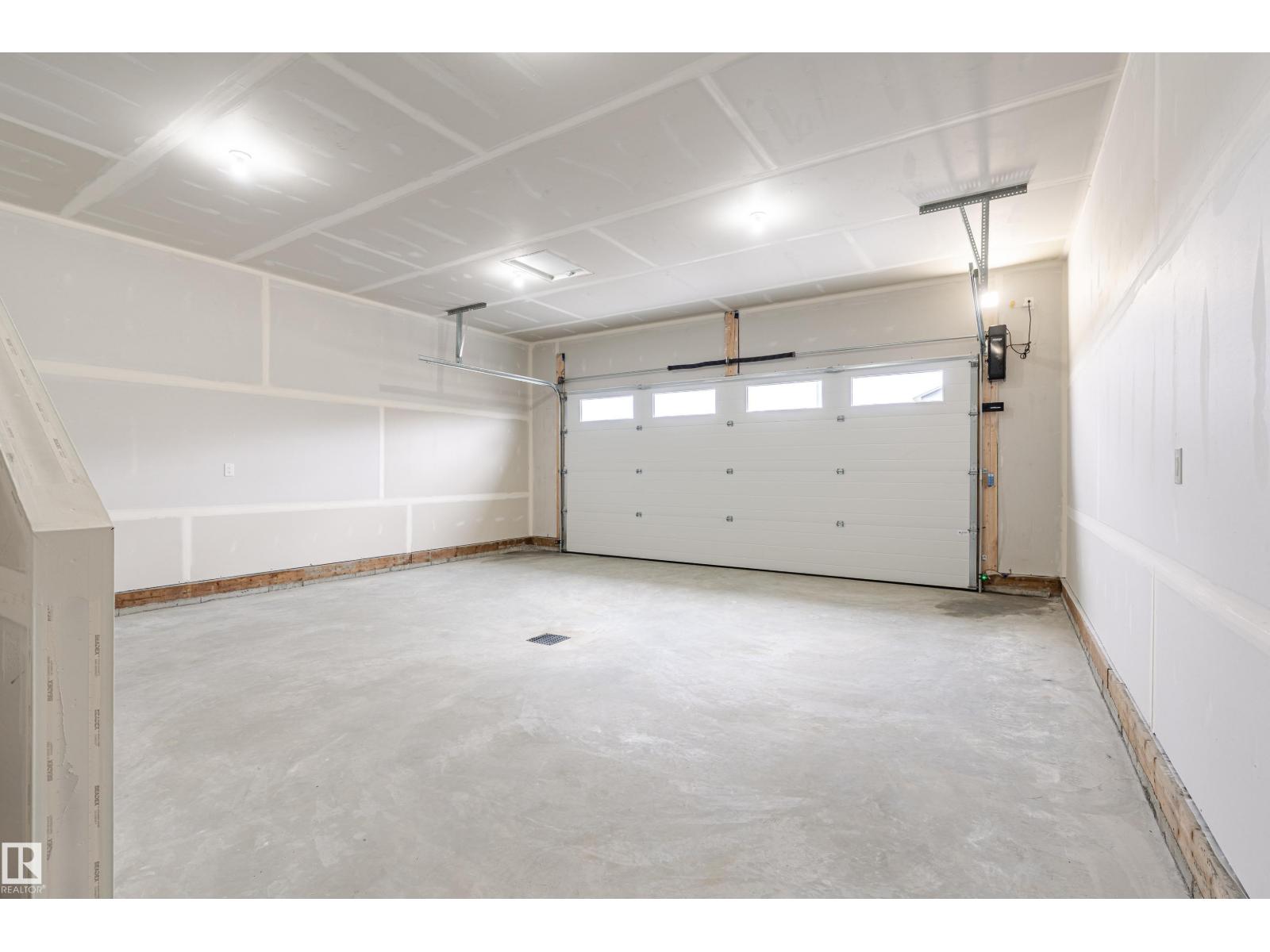5121 53A AV — photo 38