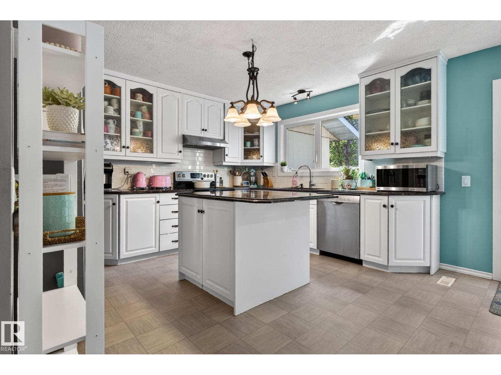 5511 51 AV — photo 23