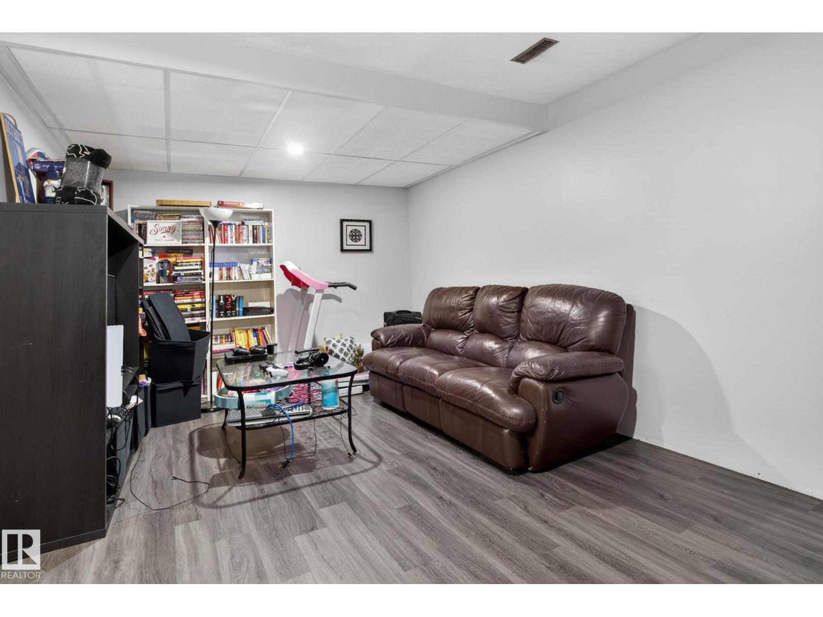 5511 51 AV — photo 34