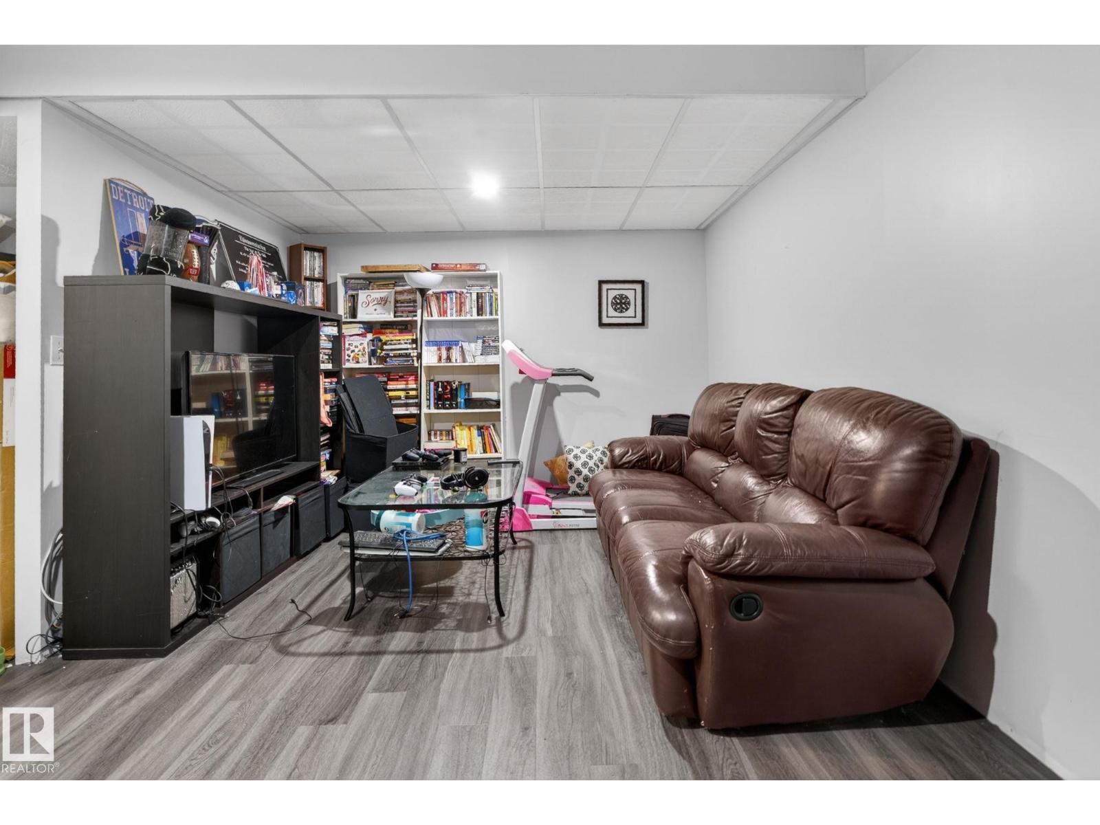 5511 51 AV — photo 35