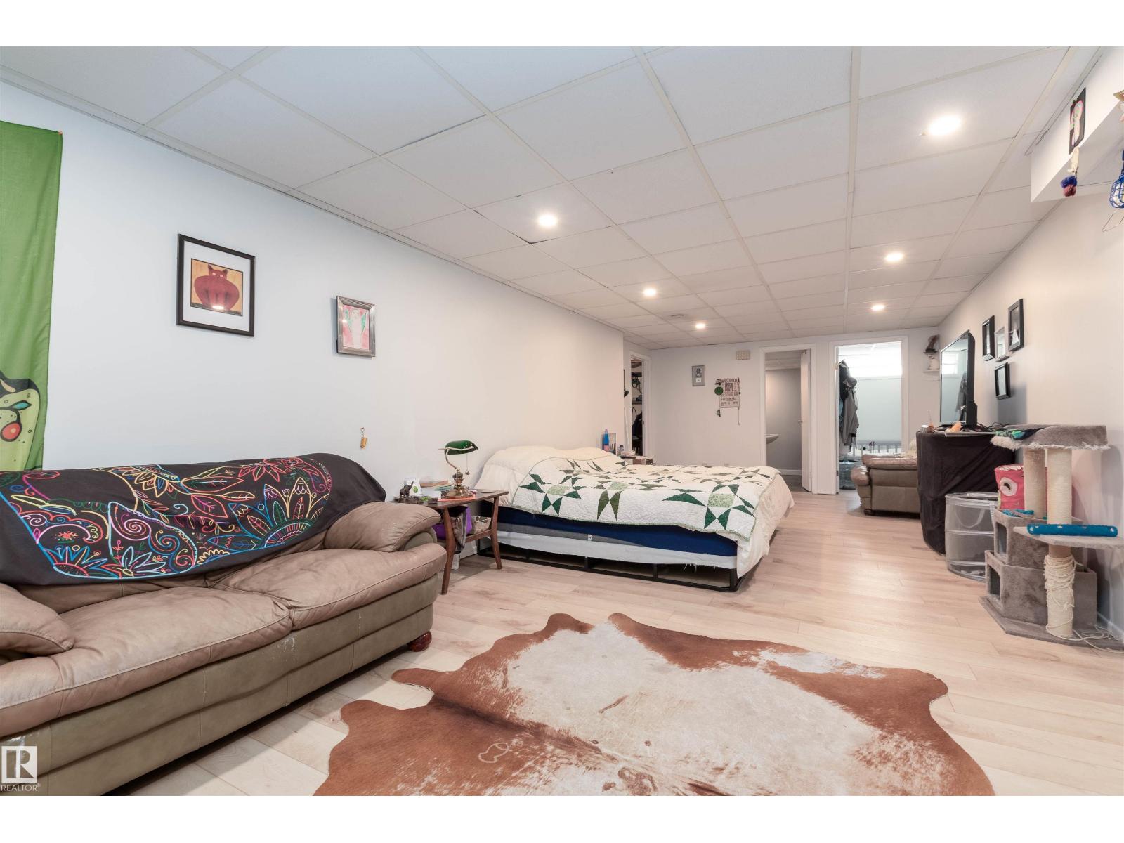 88 CIRCLEWOOD DR - 21