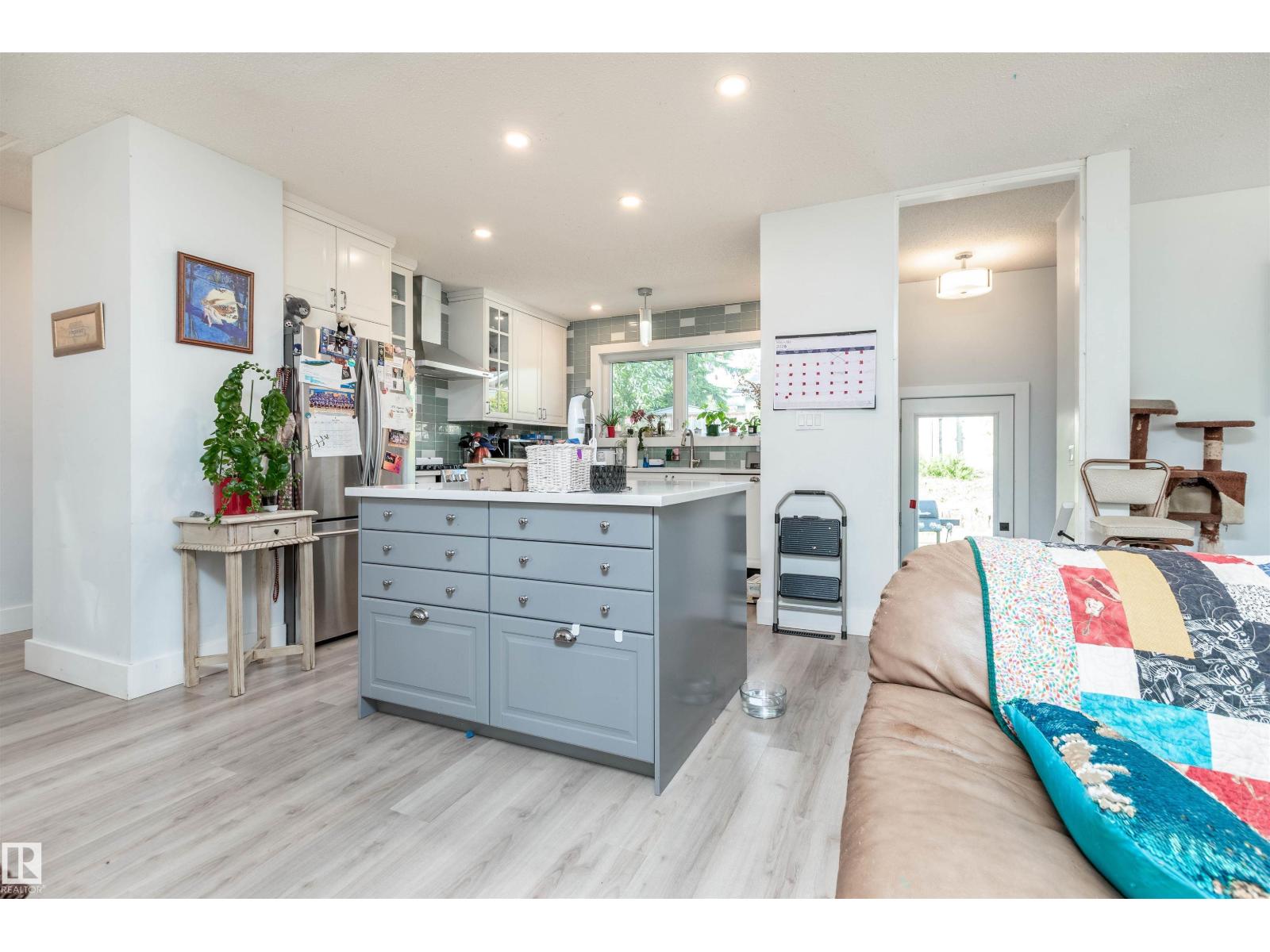 88 CIRCLEWOOD DR - 4