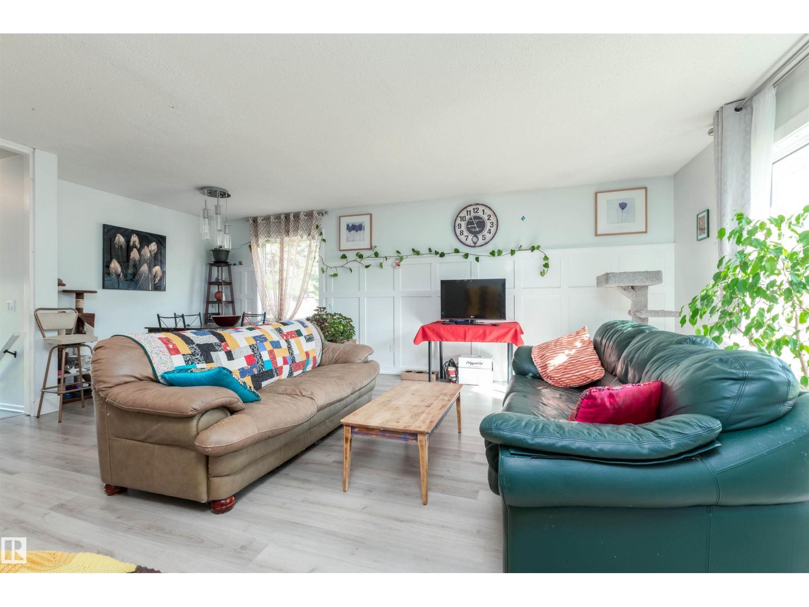 88 CIRCLEWOOD DR - 6