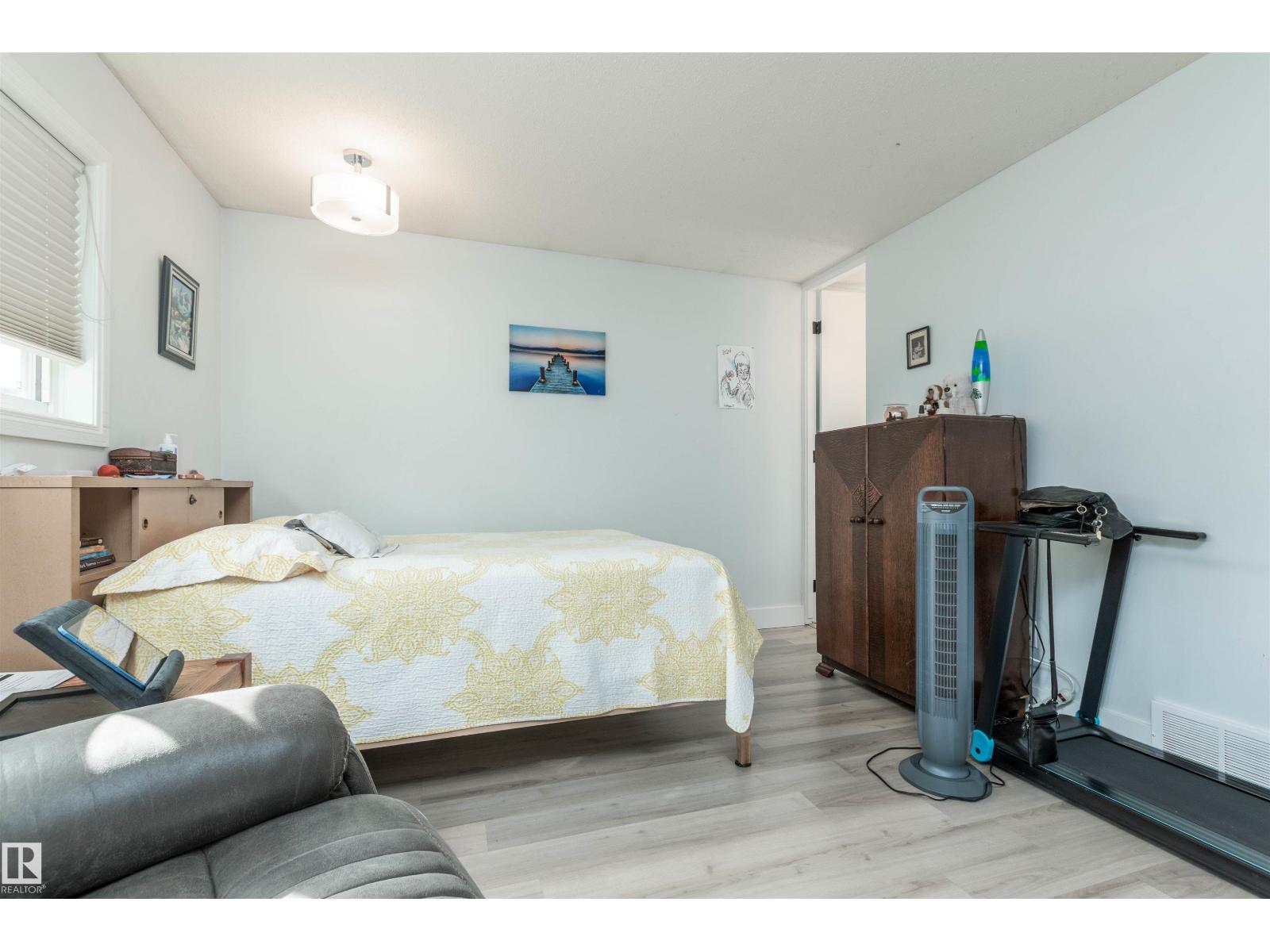 88 CIRCLEWOOD DR - 16