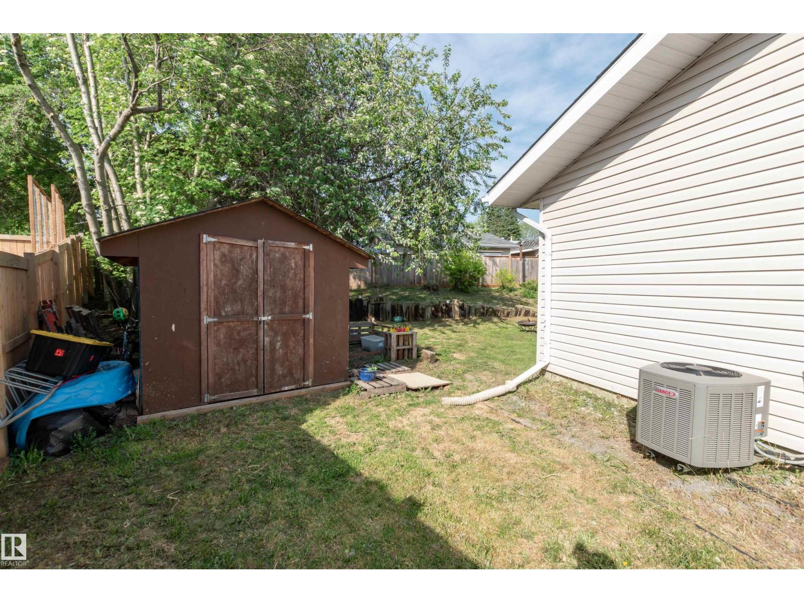 88 CIRCLEWOOD DR - 32