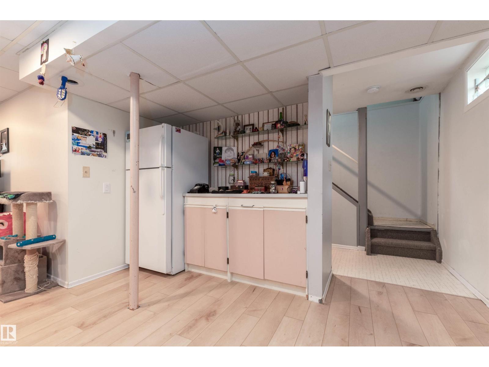 88 CIRCLEWOOD DR - 22