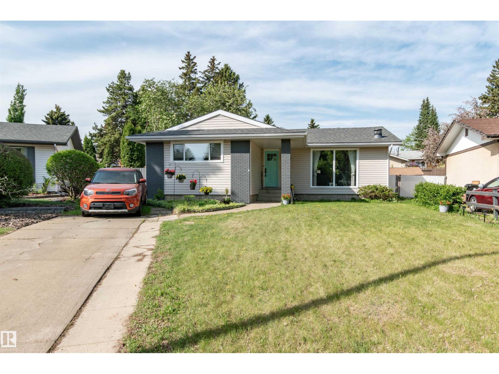 88 CIRCLEWOOD DR - 37