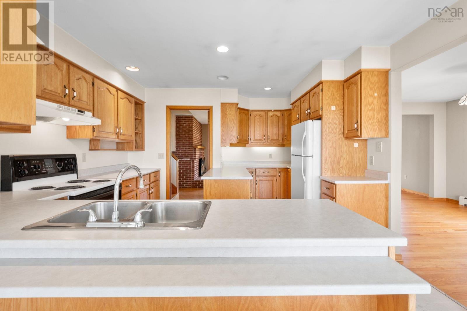 46 Kent Avenue - 21