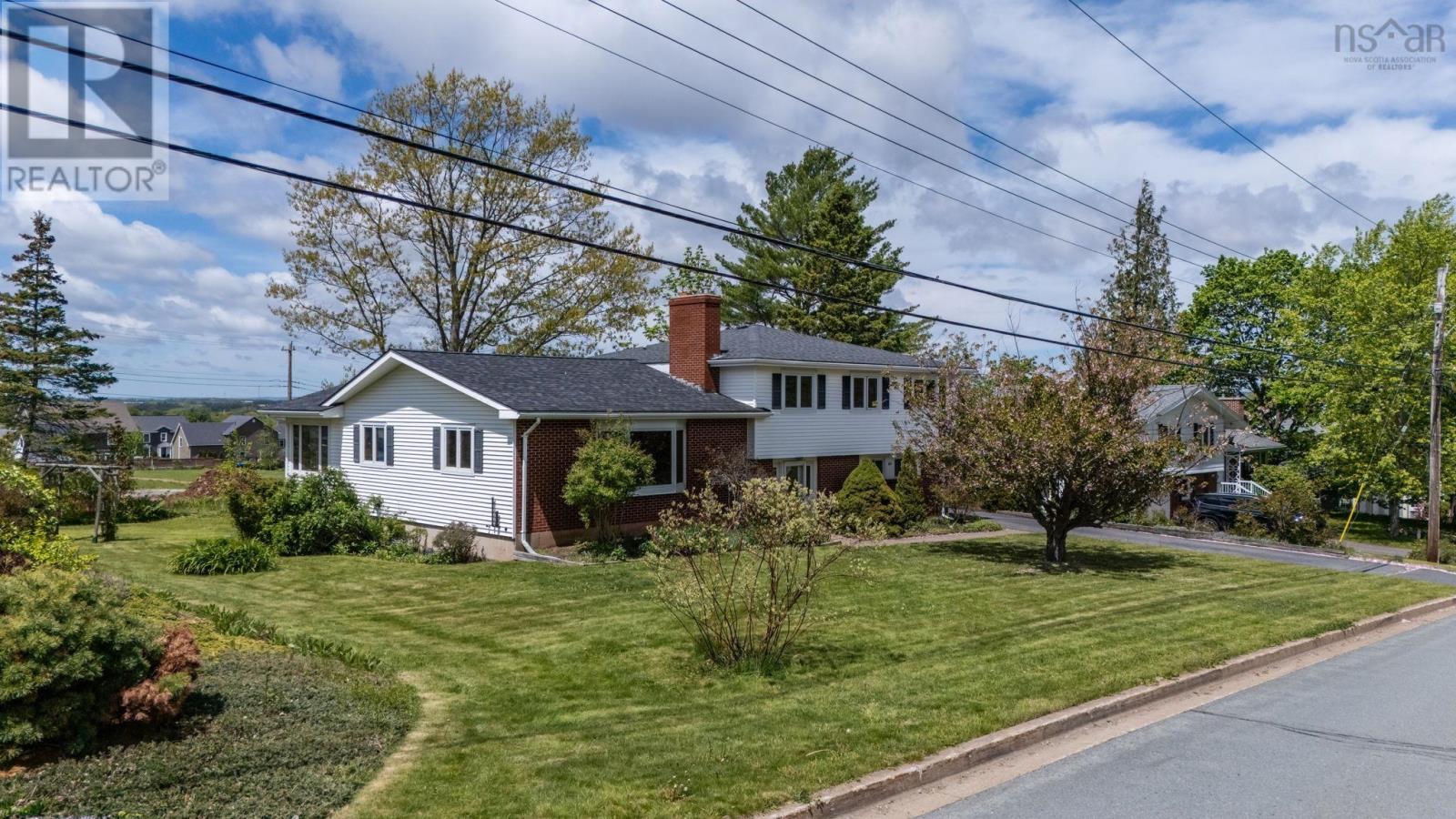 46 Kent Avenue - 46