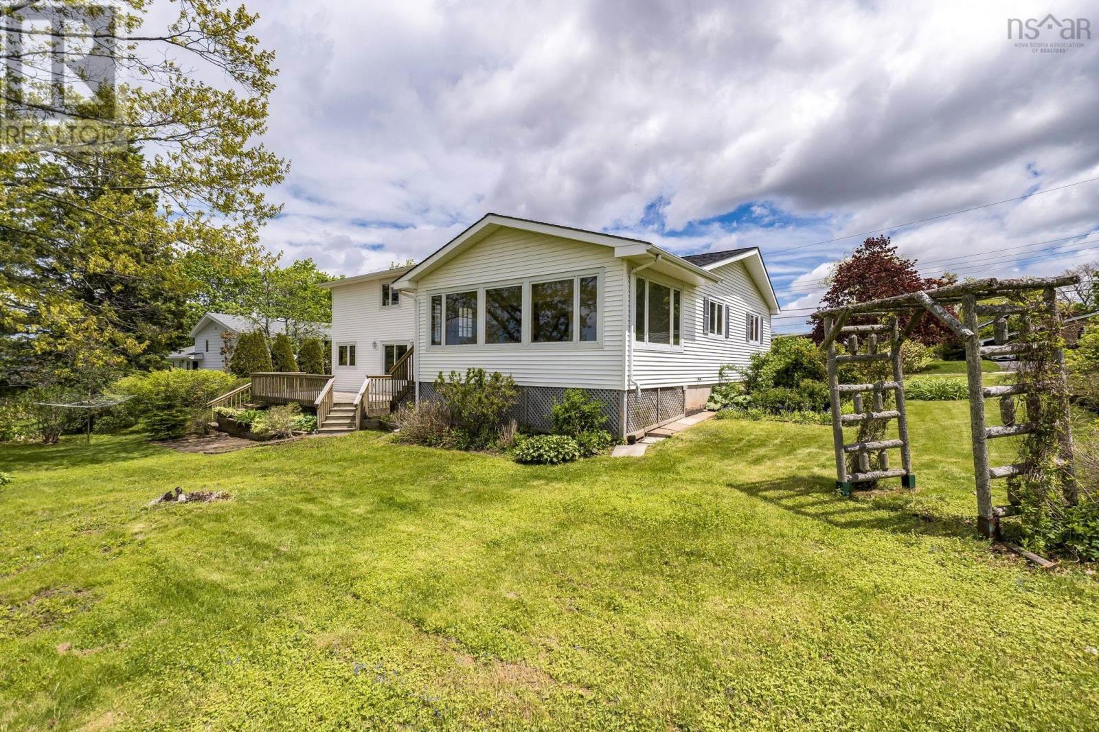 46 Kent Avenue - 43