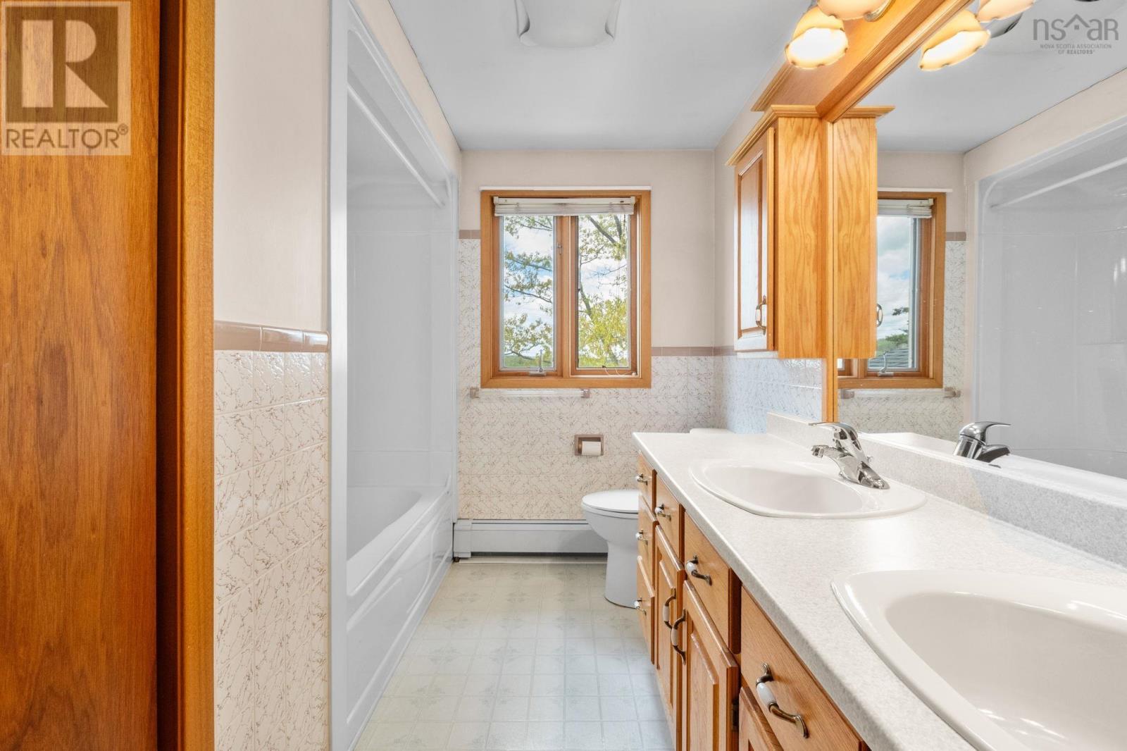 46 Kent Avenue - 31