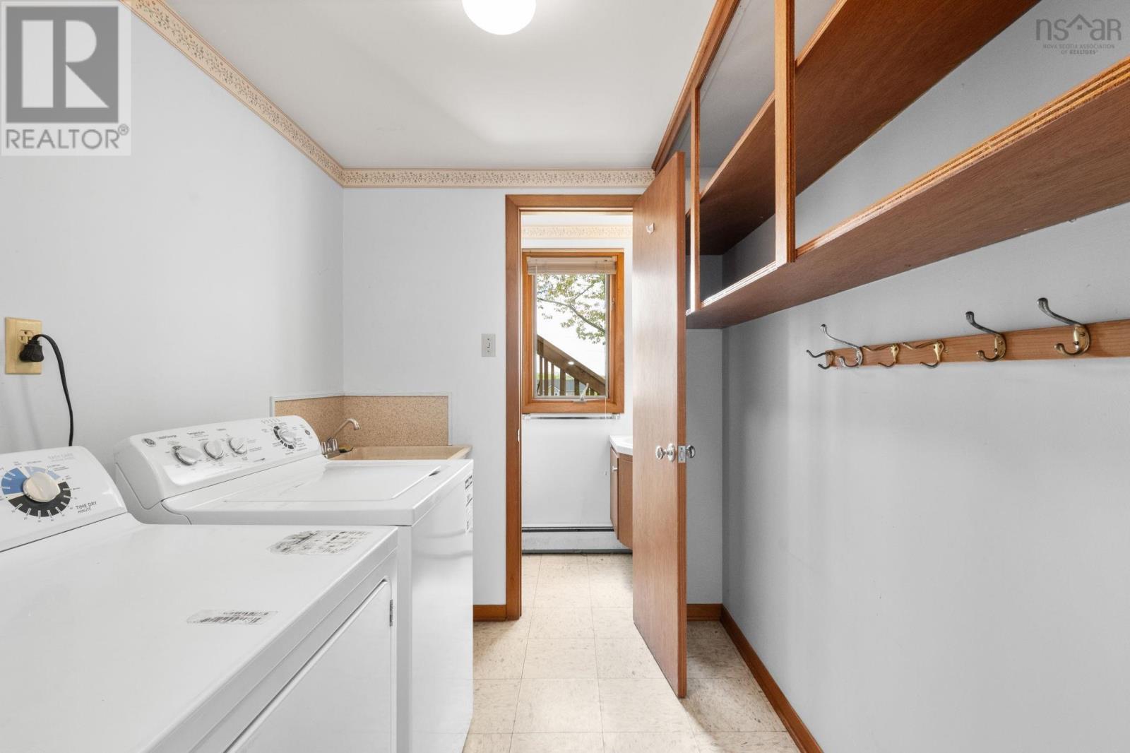 46 Kent Avenue - 8