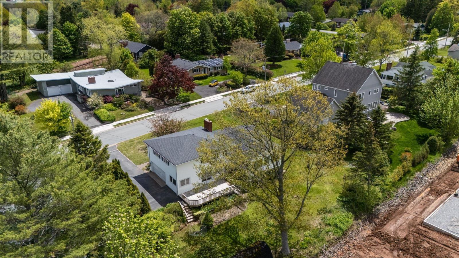 46 Kent Avenue - 48