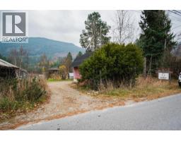 810a 16th Avenue, Genelle, BC V0G1G0 Photo 25