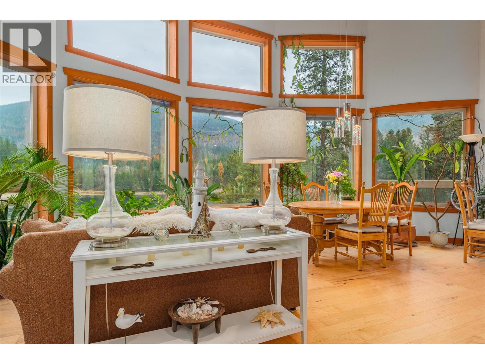 810A 16th Avenue - 56