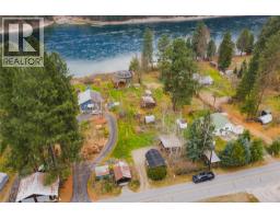 810a 16th Avenue, Genelle, BC V0G1G0 Photo 12