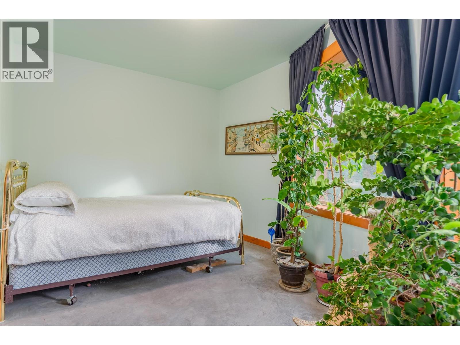 810A 16th Avenue - 96