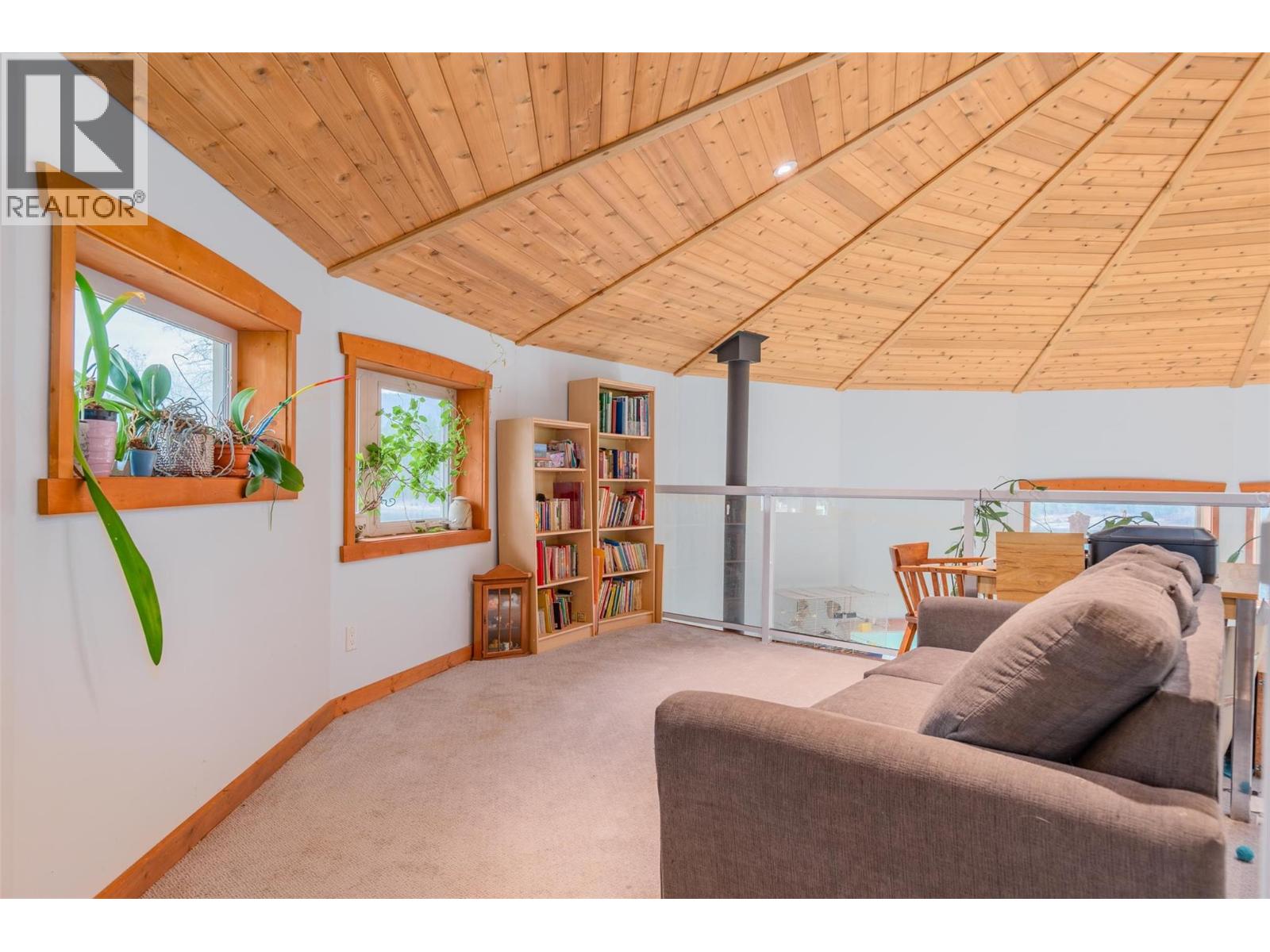 810A 16th Avenue - 76