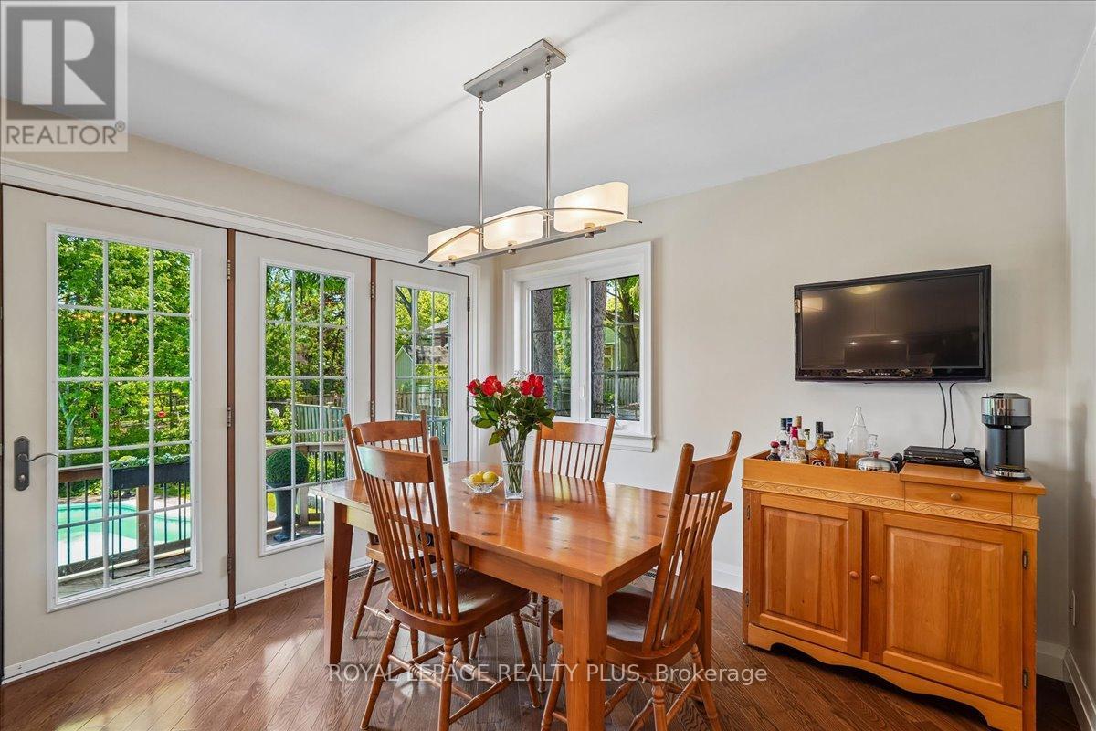 42 ROSEVIEW AVENUE - 16