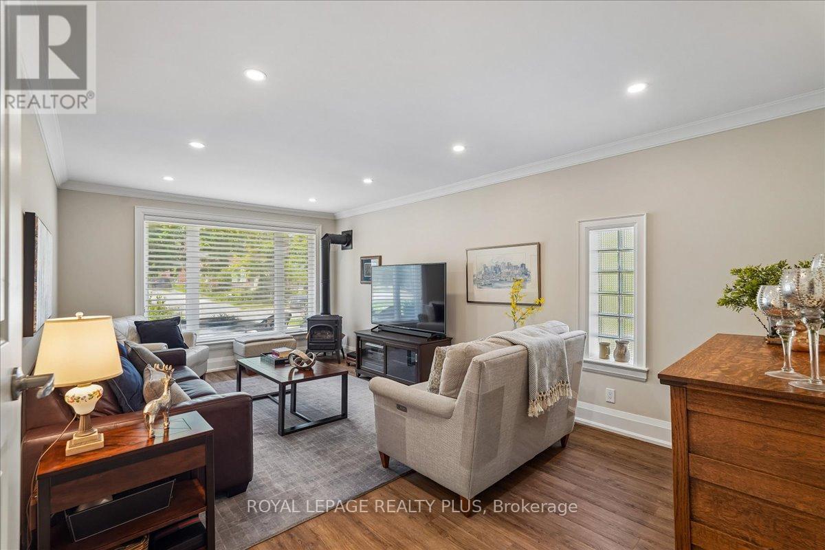 42 ROSEVIEW AVENUE - 17
