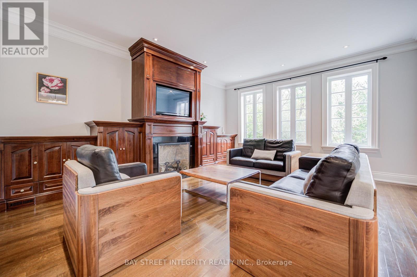 9 HIGHLAND COURT - 7