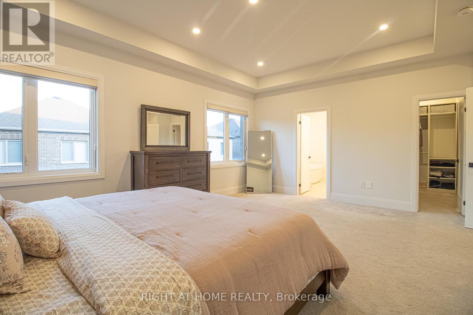 43 LONGWORTH AVENUE - 24