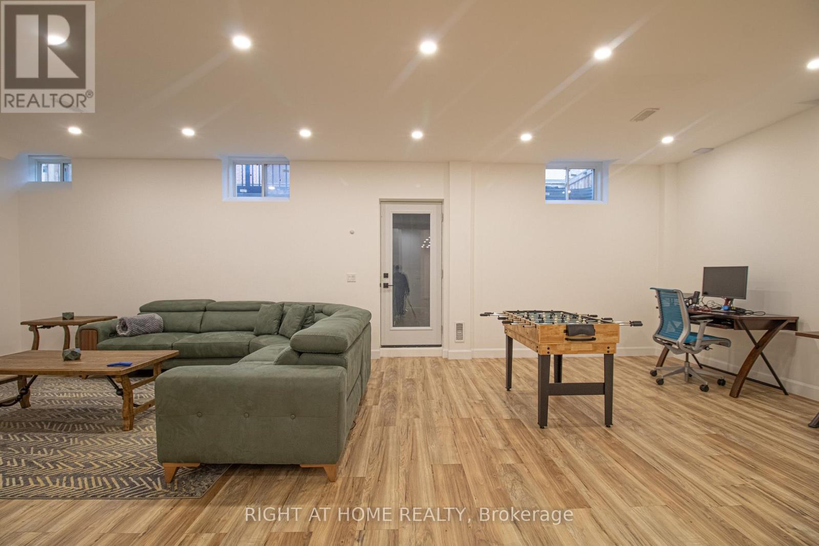 43 LONGWORTH AVENUE - 41