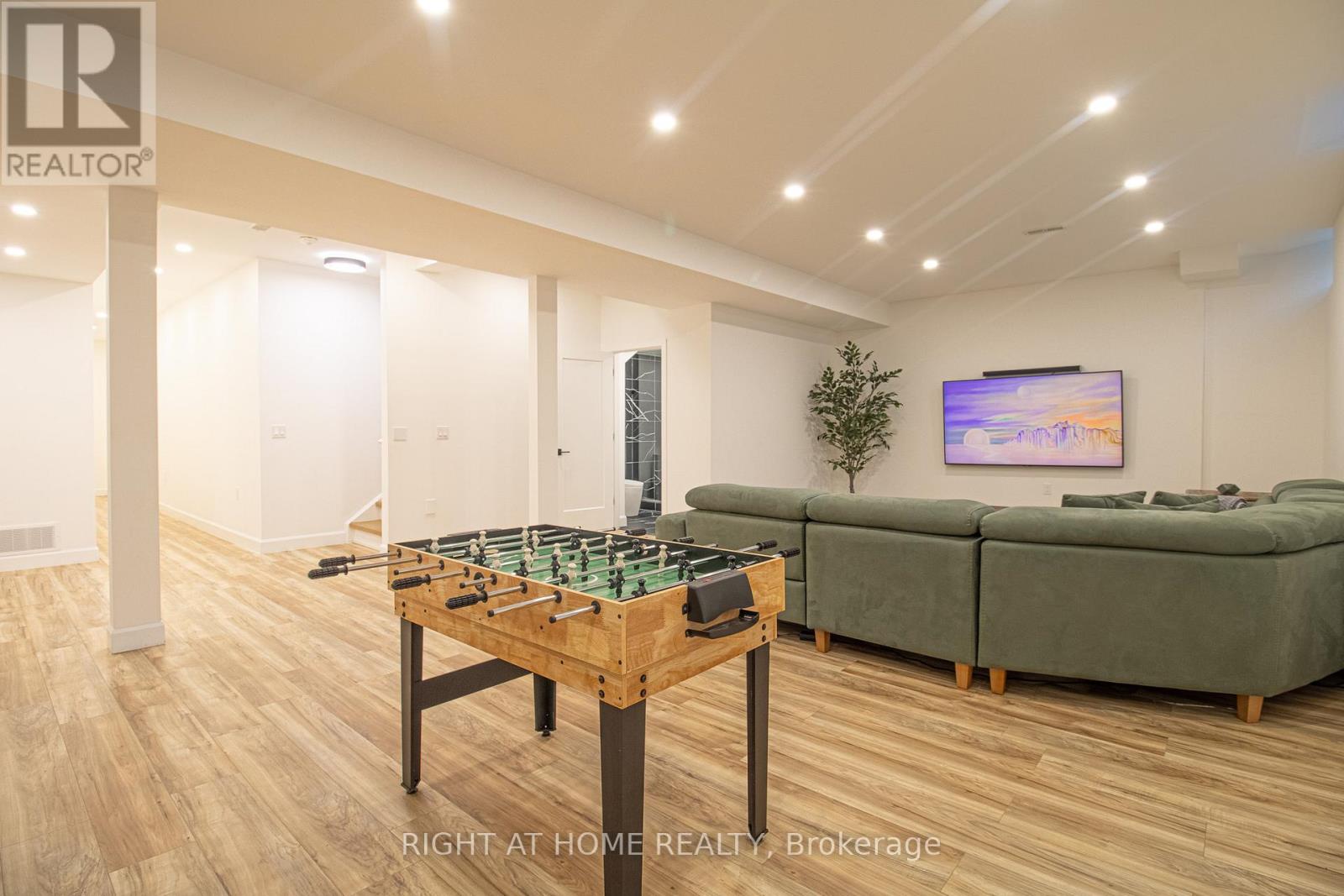 43 LONGWORTH AVENUE - 44