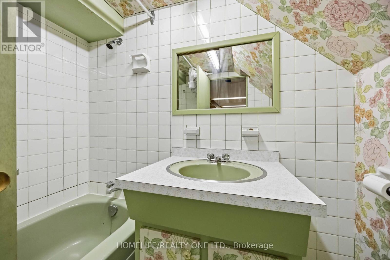 40 WHEATSHEAF CRESCENT - 22