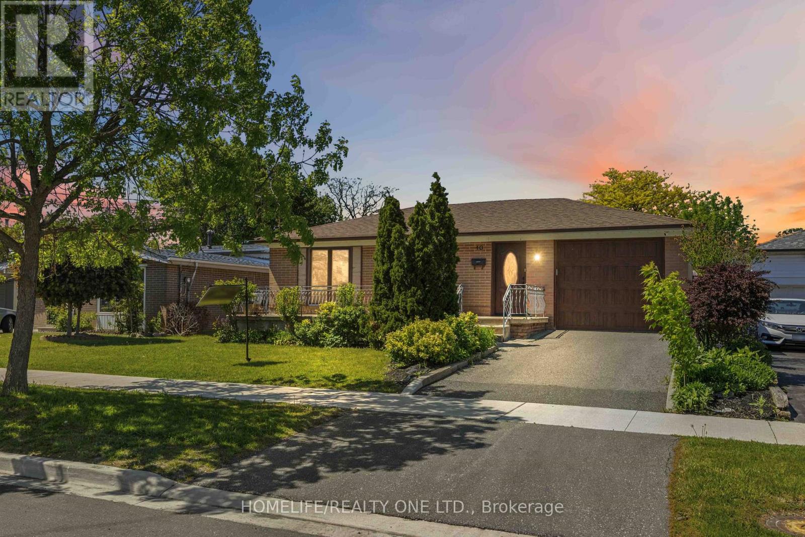40 WHEATSHEAF CRESCENT - 1