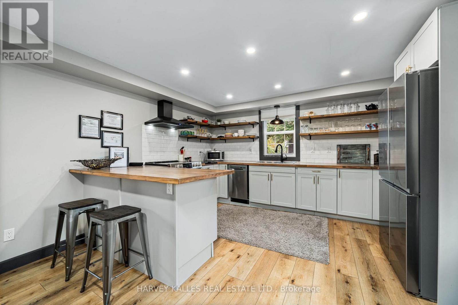 22 DEMILLE STREET - 4