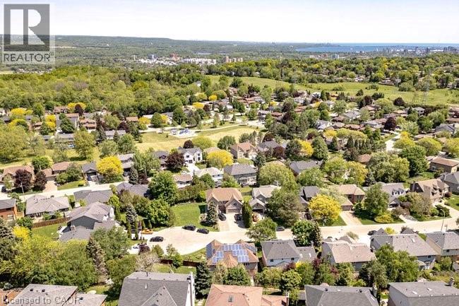 38 SUNDROP Court - 44